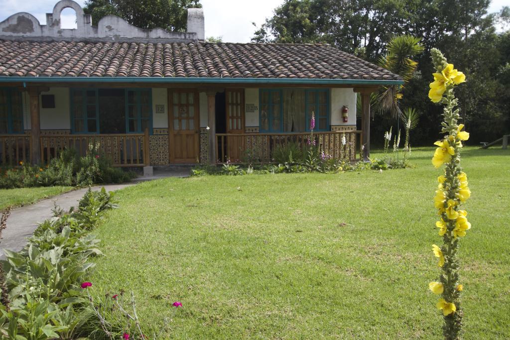 Las Palmeras Inn اوتابالو المظهر الخارجي الصورة