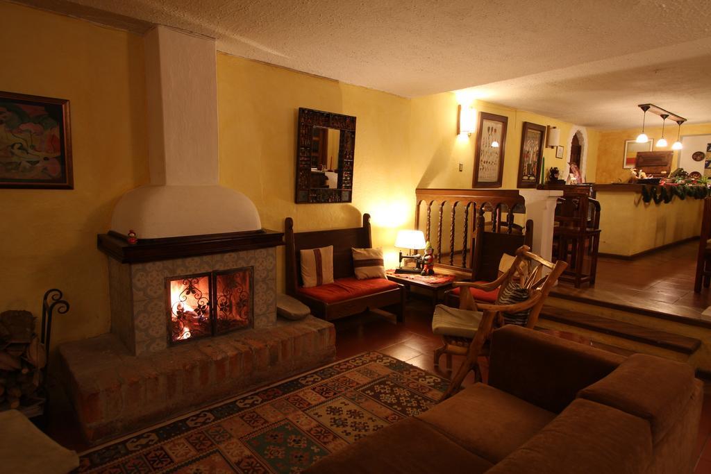 Las Palmeras Inn اوتابالو المظهر الخارجي الصورة