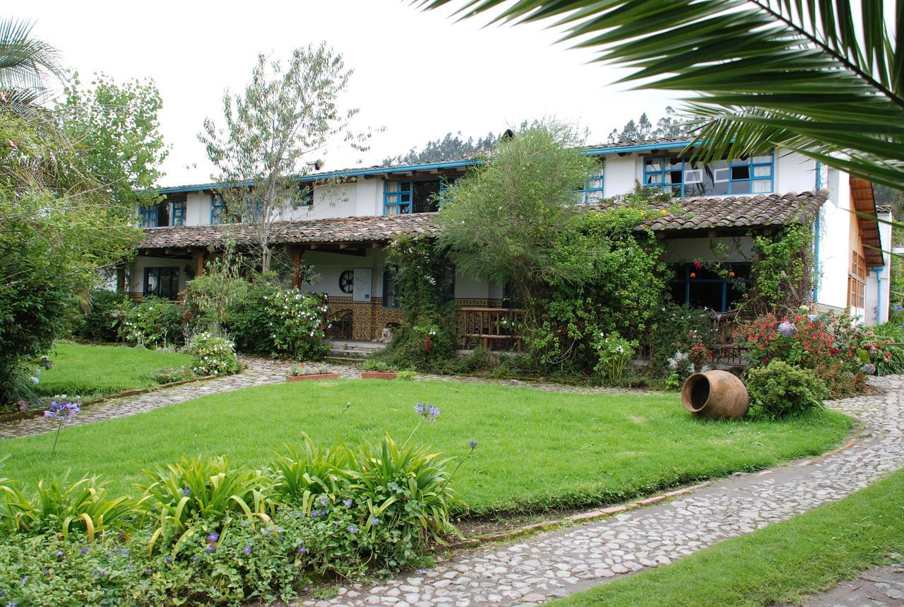 Las Palmeras Inn اوتابالو المظهر الخارجي الصورة